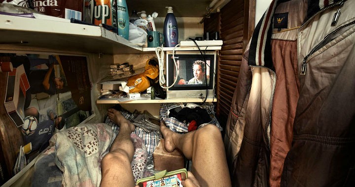 cum merge viața în apartamentele mici din Hong Kong, care arată mai mult ca sicrie