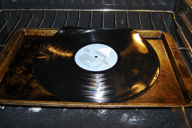 ce se poate face din discuri vechi de gramofon care de ani de zile adună praf la mezanin