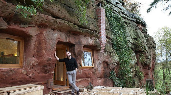 Un britanic a transformat o veche peșteră abandonată într-o casă de vis confortabilă și durabilă
